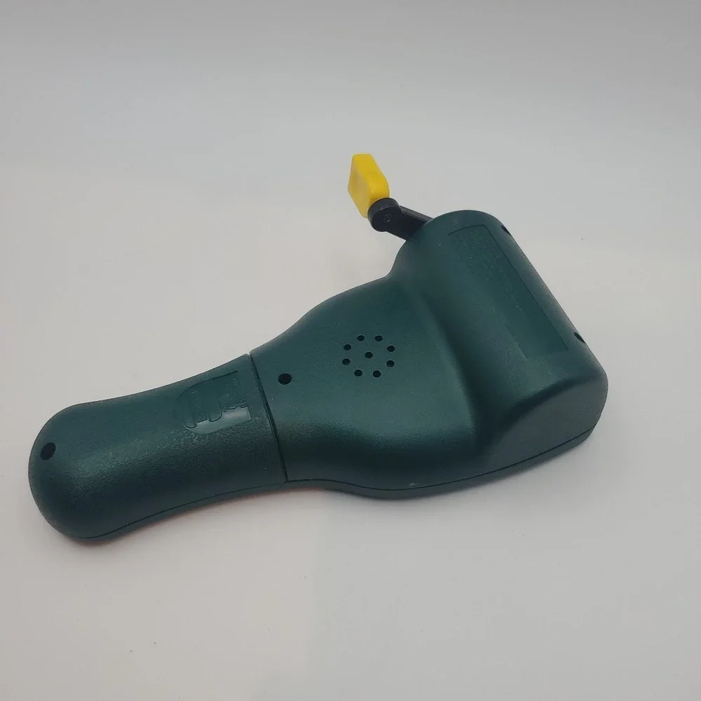 VTG Radica Sport Bass Fishin' Electronic Handheld Game 1998- TESTED - WORKING